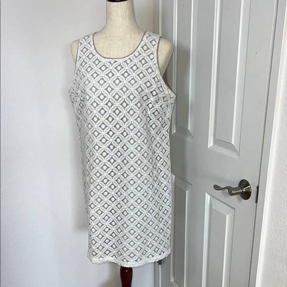 Apt. 9 Dresses & Skirts - Apt.9 Chic White Sleeveless Lace Dress